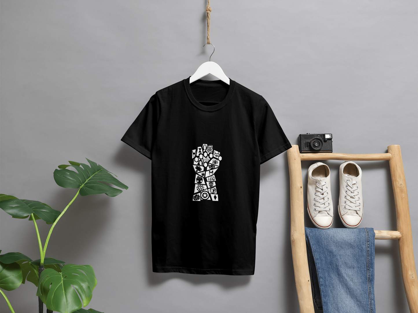 Power Fist – Icone Marvel in Stile Geometrico