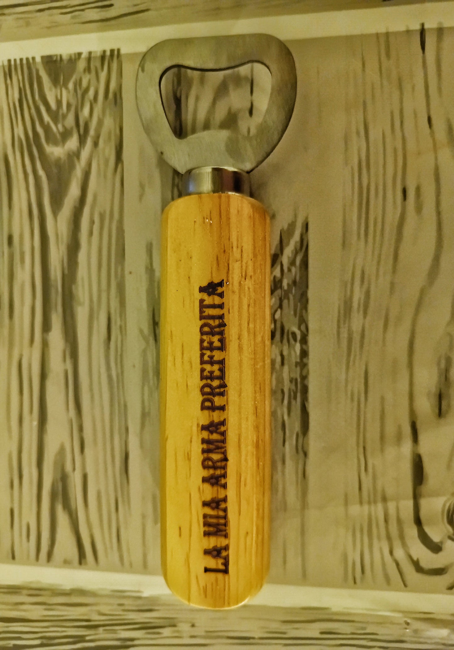 Apribottiglie in Legno - "La Mia Arma Preferita"