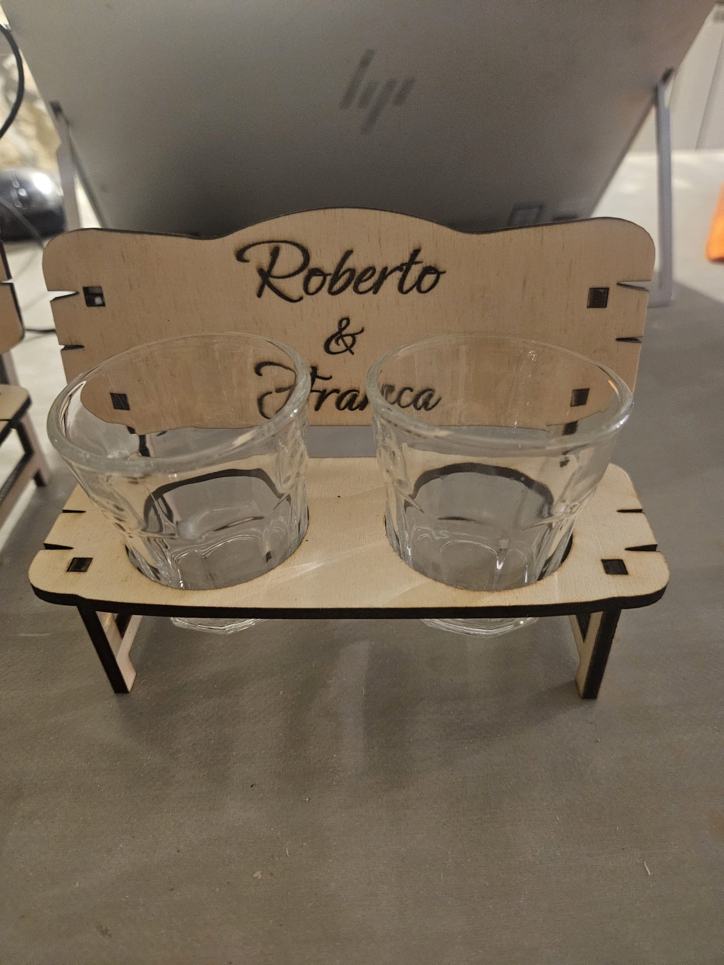 Porta Bicchieri in Legno Personalizzato per Coppia